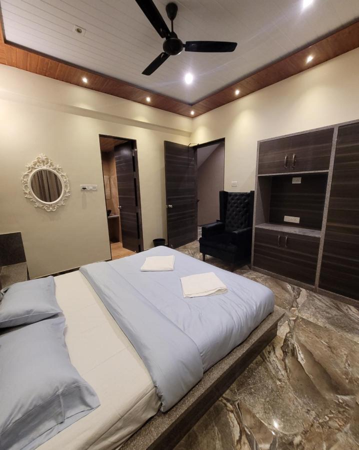 Villa Mount 5 Bhk Luxurious With Private Pool And Full Size Cricket Football Turf