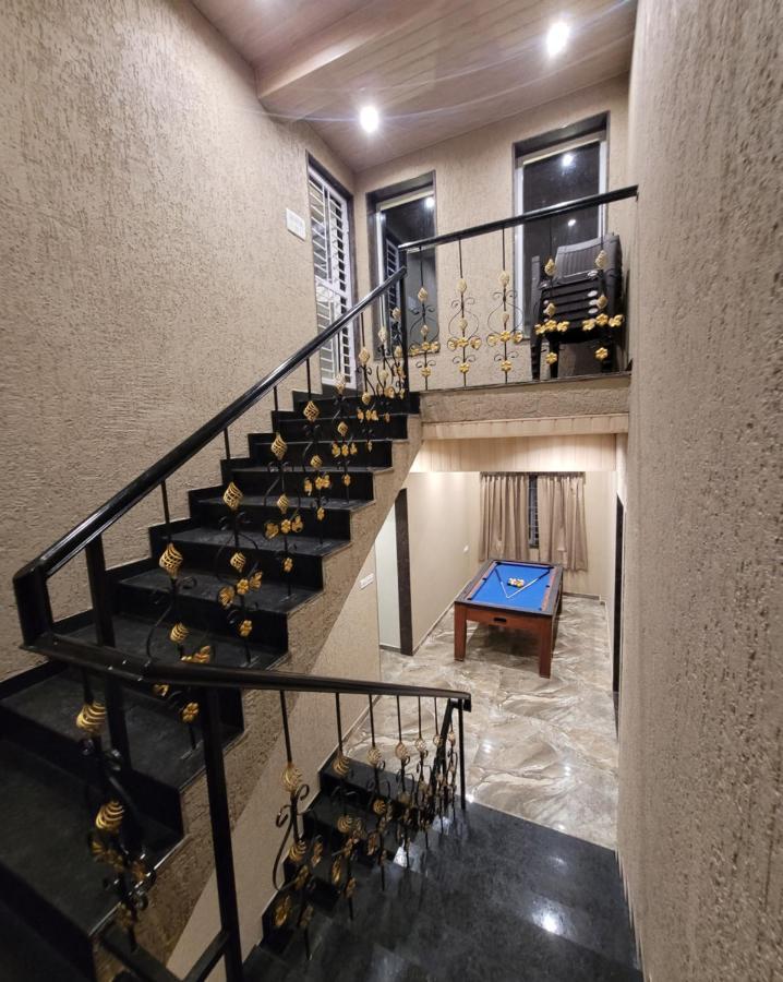 Mount 5 Bhk Luxurious With Private Pool And Full Size Cricket Football Turf *