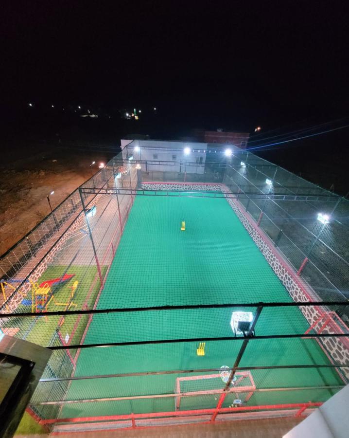 Mount 5 Bhk Luxurious With Private Pool And Full Size Cricket Football Turf *