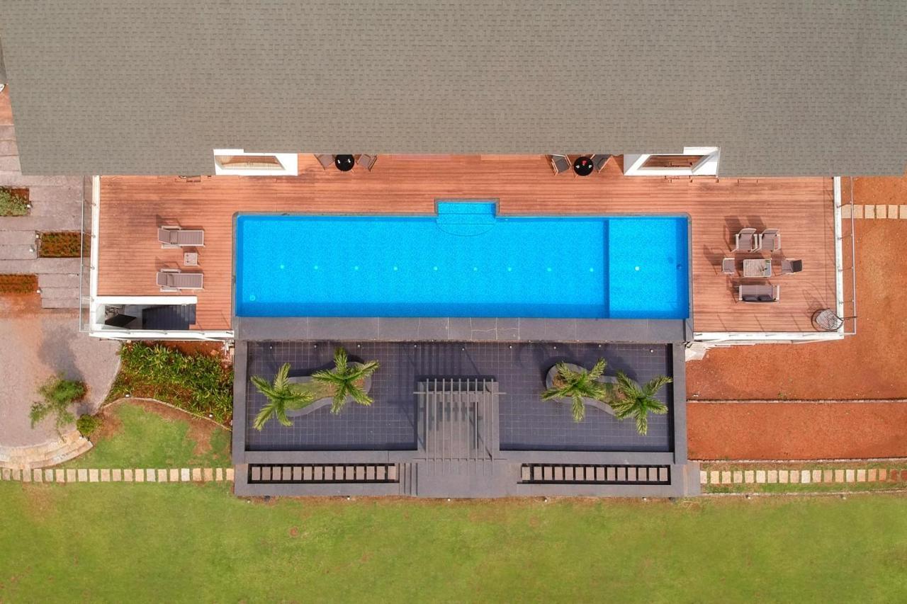Stayvista's 107: Mountain-view Luxury With Infinity Pool