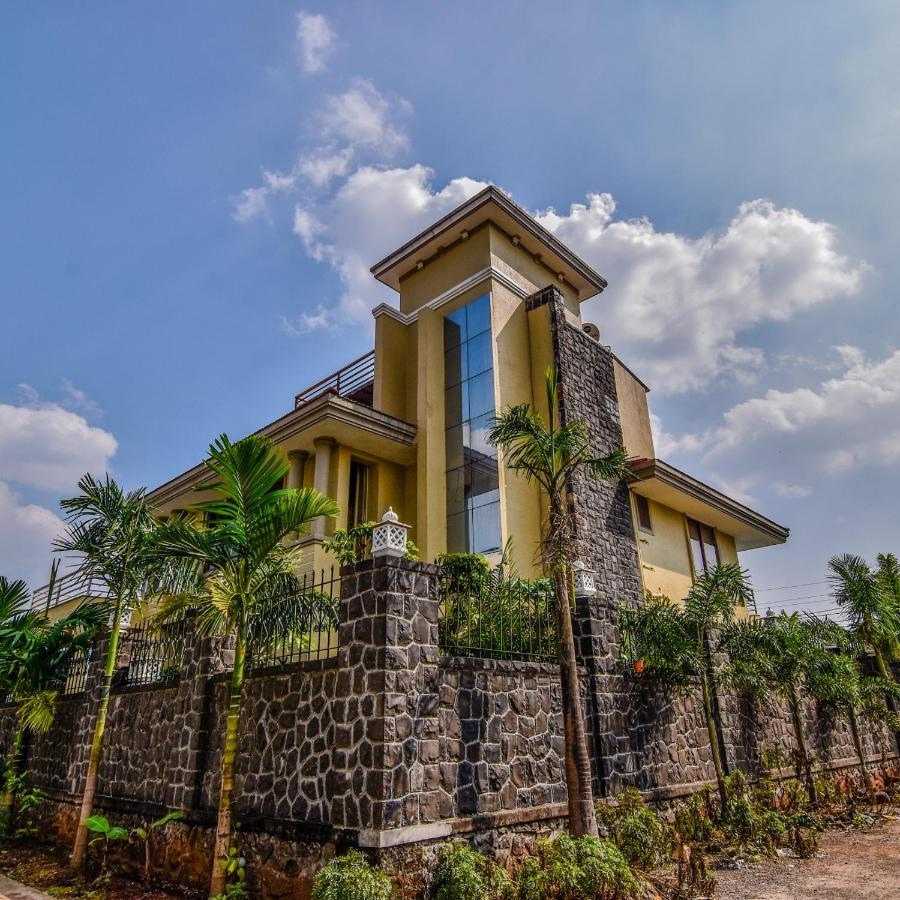 Villa Lifeline Villas - Luxurious Taraangan 4bhk With Biggest Pool In