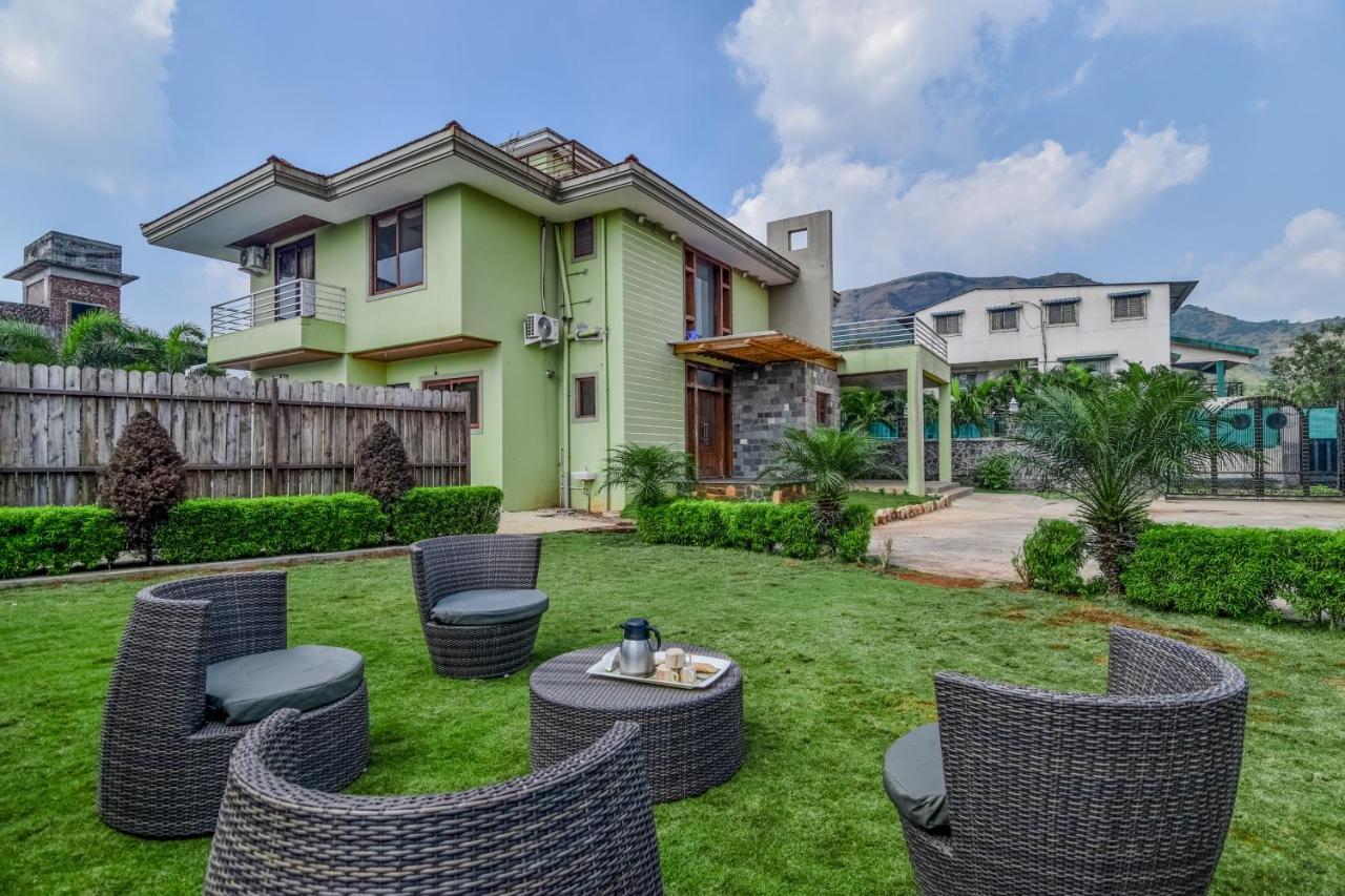 Lifeline Villas - Luxurious Taraangan 4bhk With Biggest Pool In Villa
