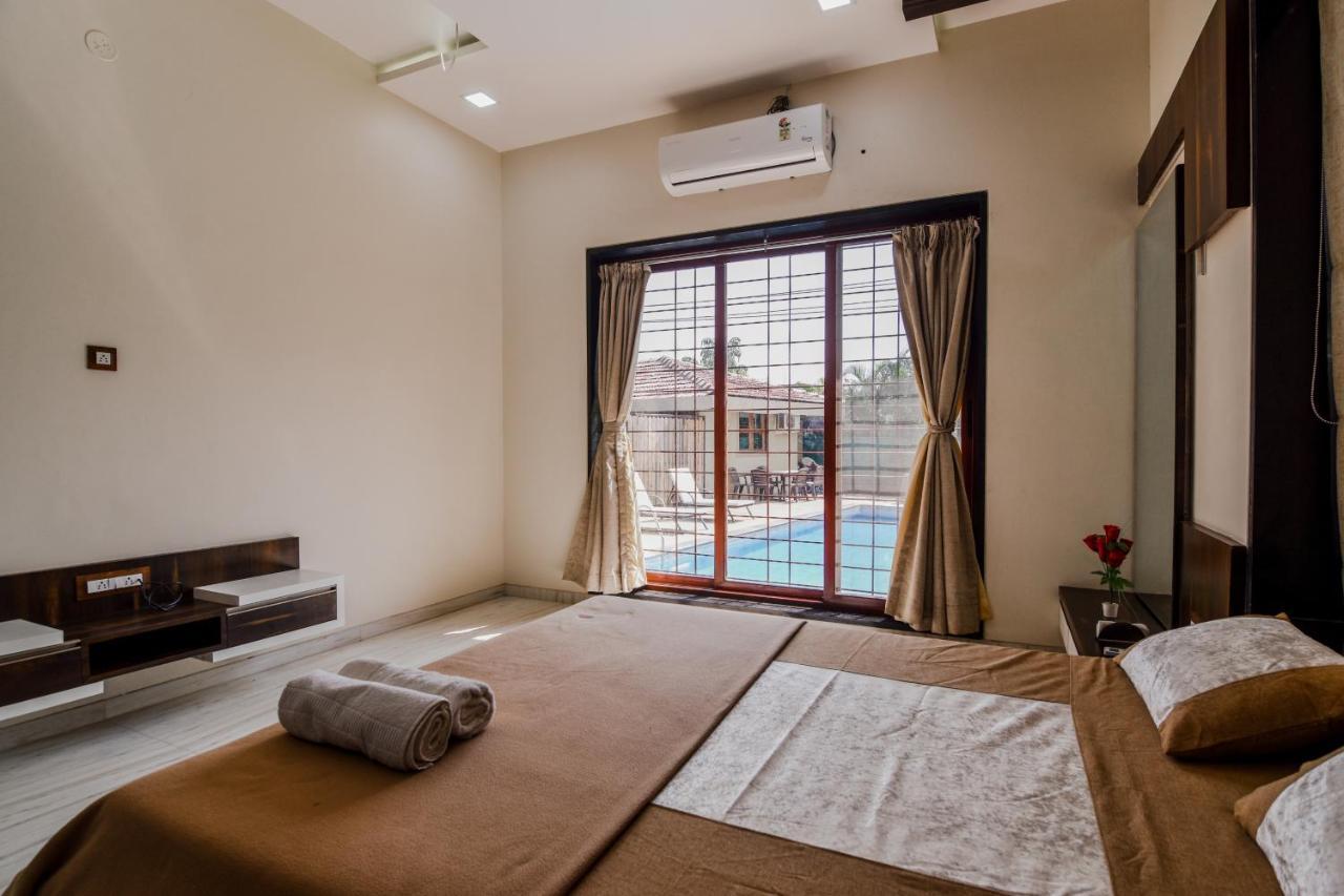 Lifeline Villas - Luxurious Taraangan 4bhk With Biggest Pool In *