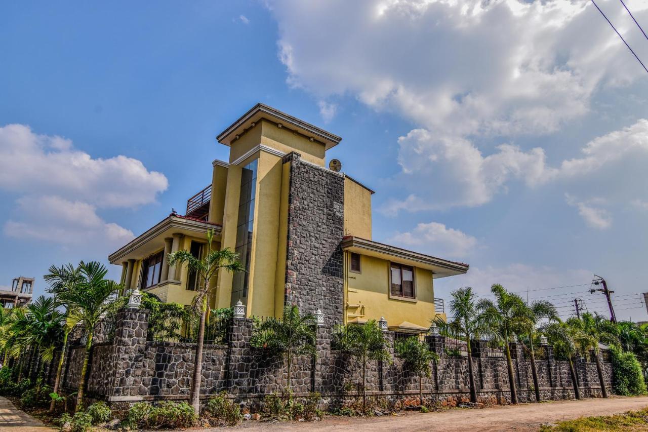 Villa Lifeline Villas - Luxurious Taraangan 4bhk With Biggest Pool In *