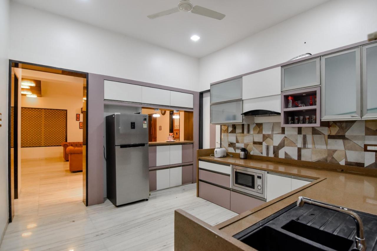 Lifeline Villas - Luxurious Taraangan 4bhk With Biggest Pool In