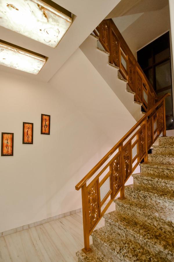 Lifeline Villas - Luxurious Taraangan 4bhk With Biggest Pool In * Lonavala
