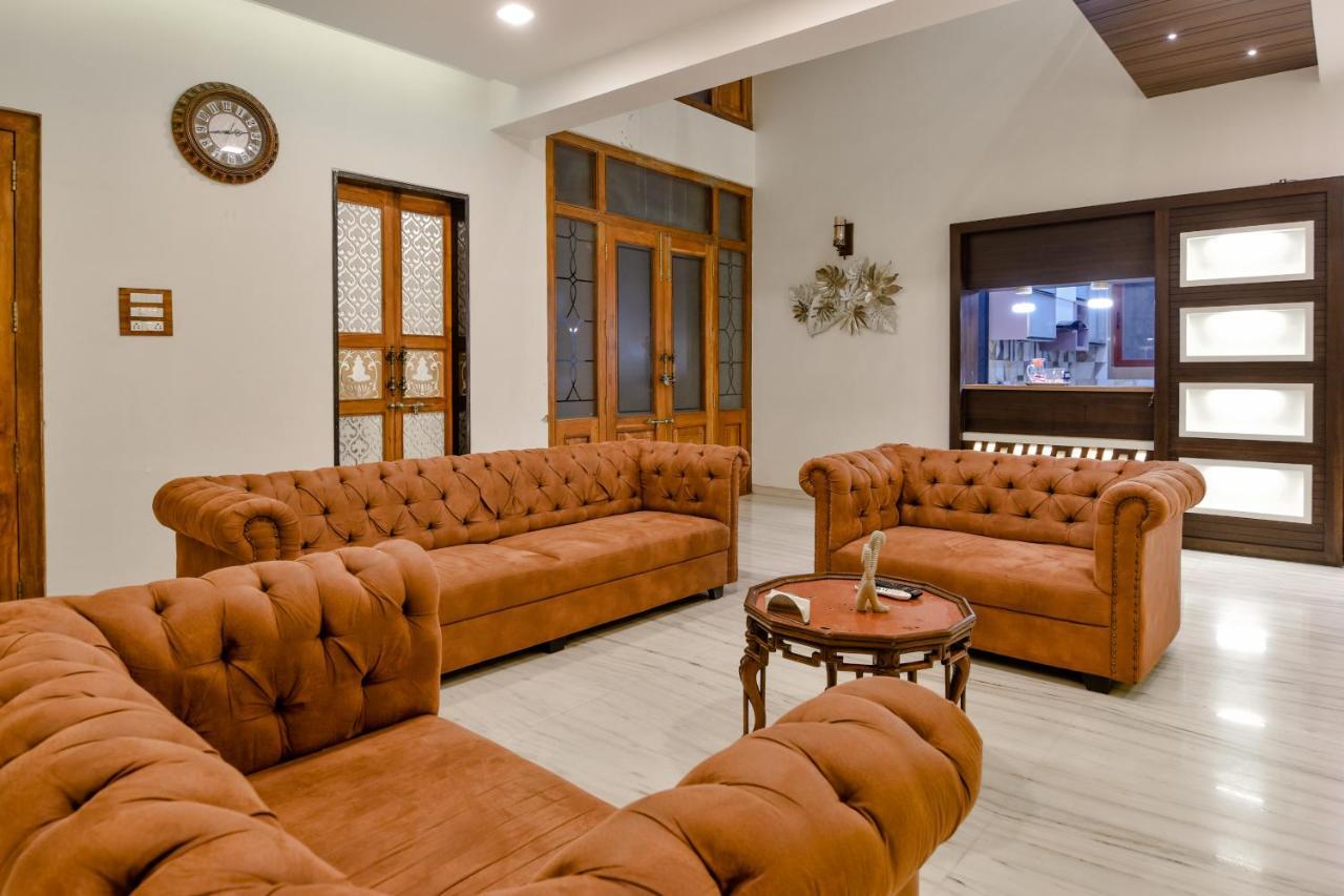 Lifeline Villas - Luxurious Taraangan 4bhk With Biggest Pool In Villa Lonavala