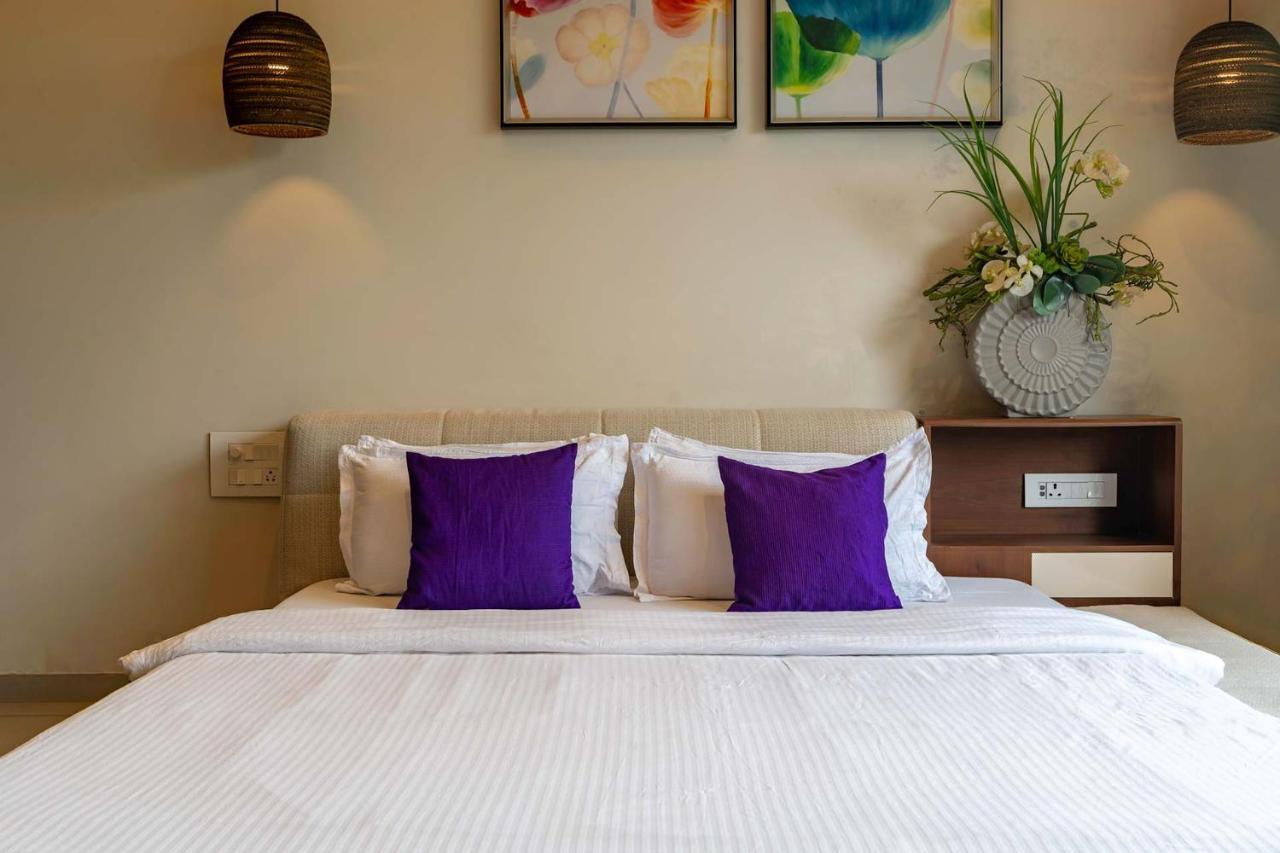 Villa Stayvista's With Private Pool, Games & Terrace