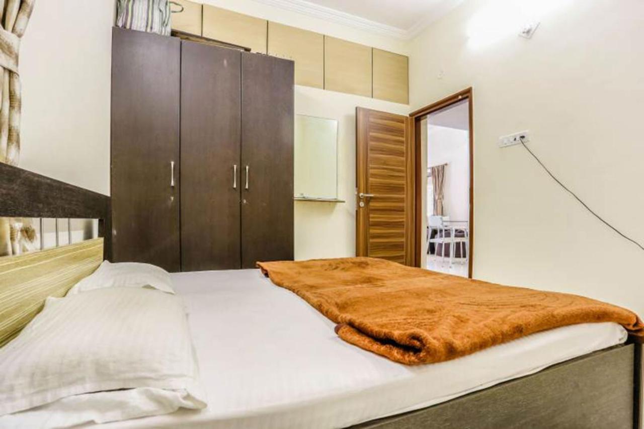 Ivy Empire - 3 Bhk In The Heart Of