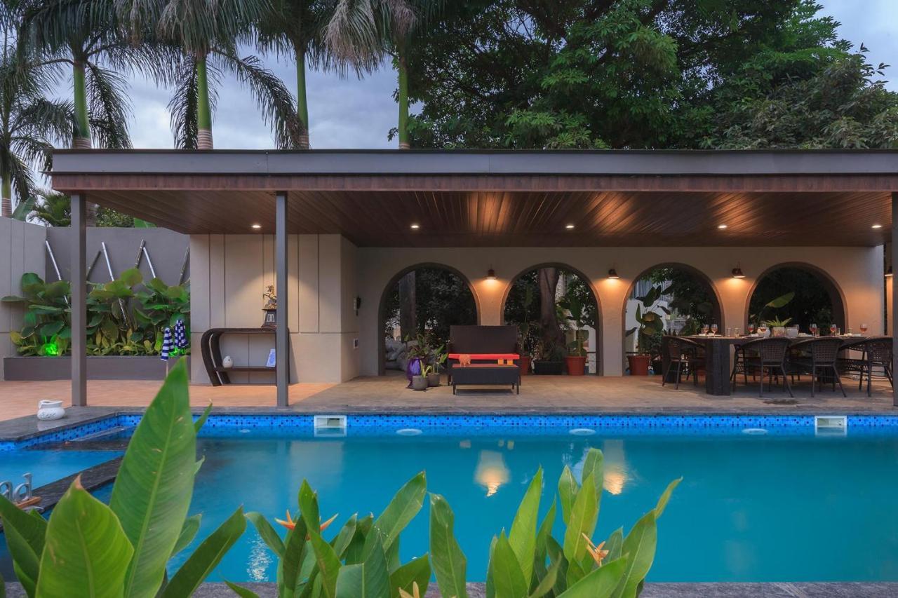 Stayvista's The Cincin With Elegant Rooms, Snooker Table, Pool, Scenic View, And Jacuzzi