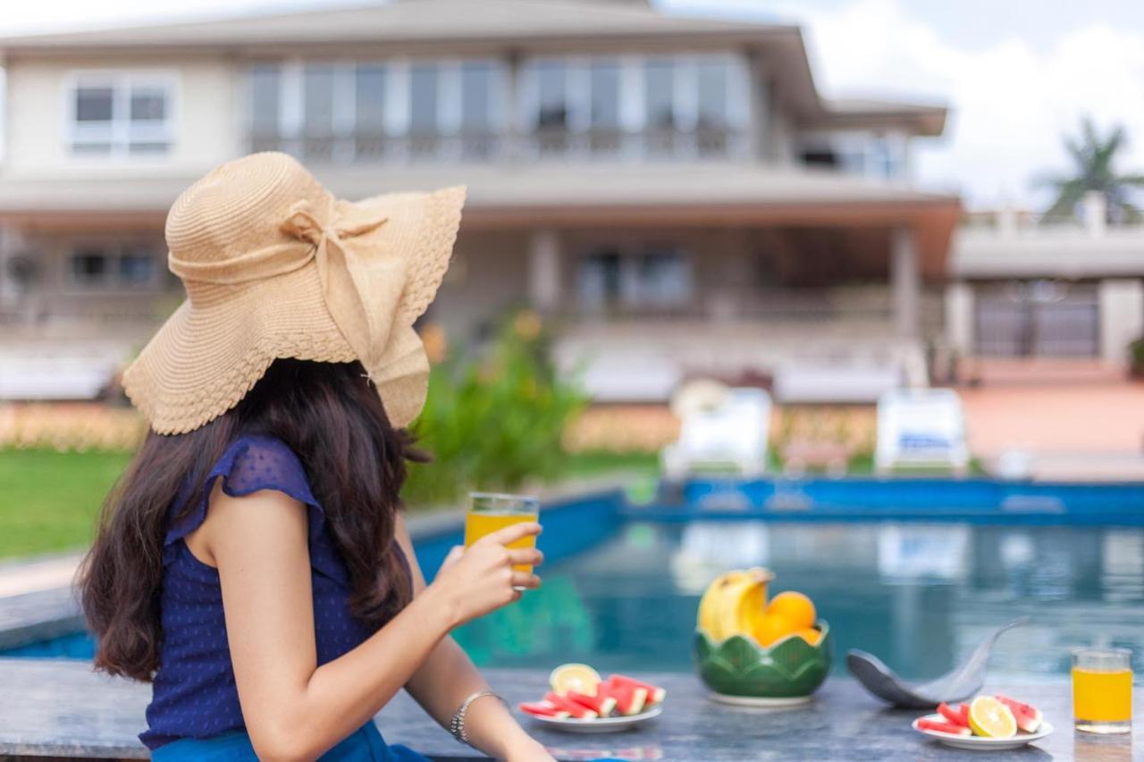 Stayvista's The Cincin With Elegant Rooms, Snooker Table, Pool, Scenic View, And Jacuzzi Villa