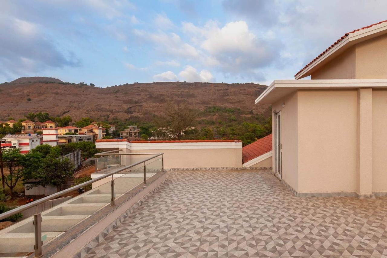 Villa Stayvista's Lazy Daze With Pool And Mountain Views *