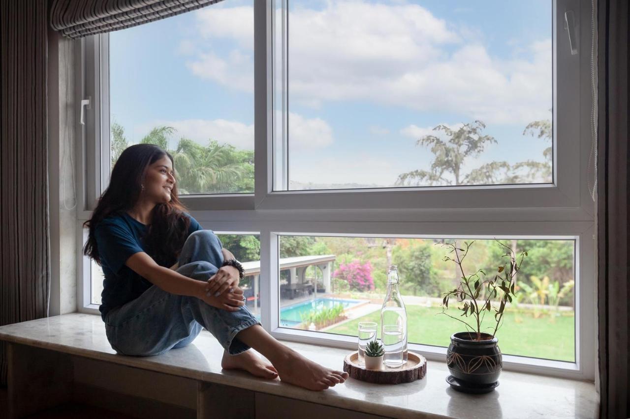 Stayvista's The Cincin With Elegant Rooms, Snooker Table, Pool, Scenic View, And Jacuzzi *