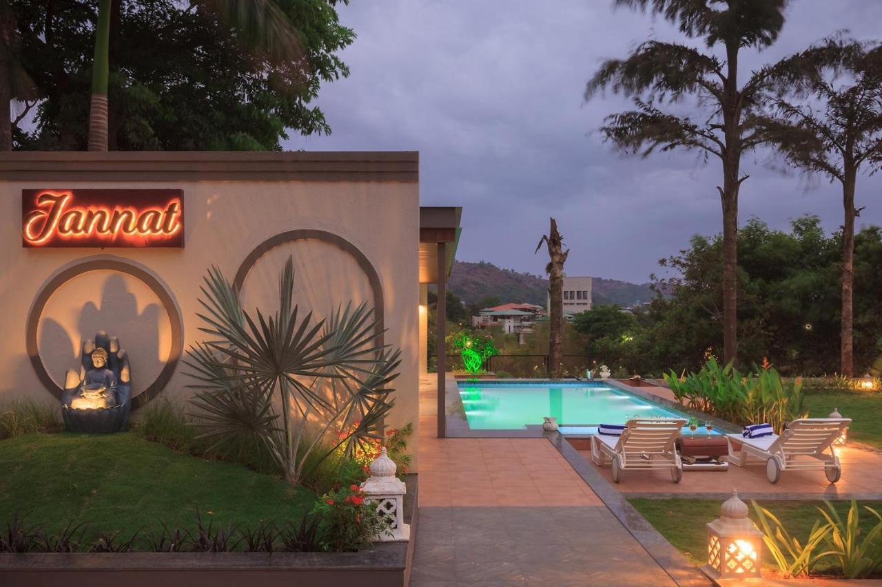 Stayvista's The Cincin With Elegant Rooms, Snooker Table, Pool, Scenic View, And Jacuzzi Villa *