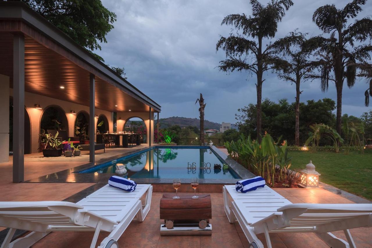 Stayvista's The Cincin With Elegant Rooms, Snooker Table, Pool, Scenic View, And Jacuzzi Villa Lonavala