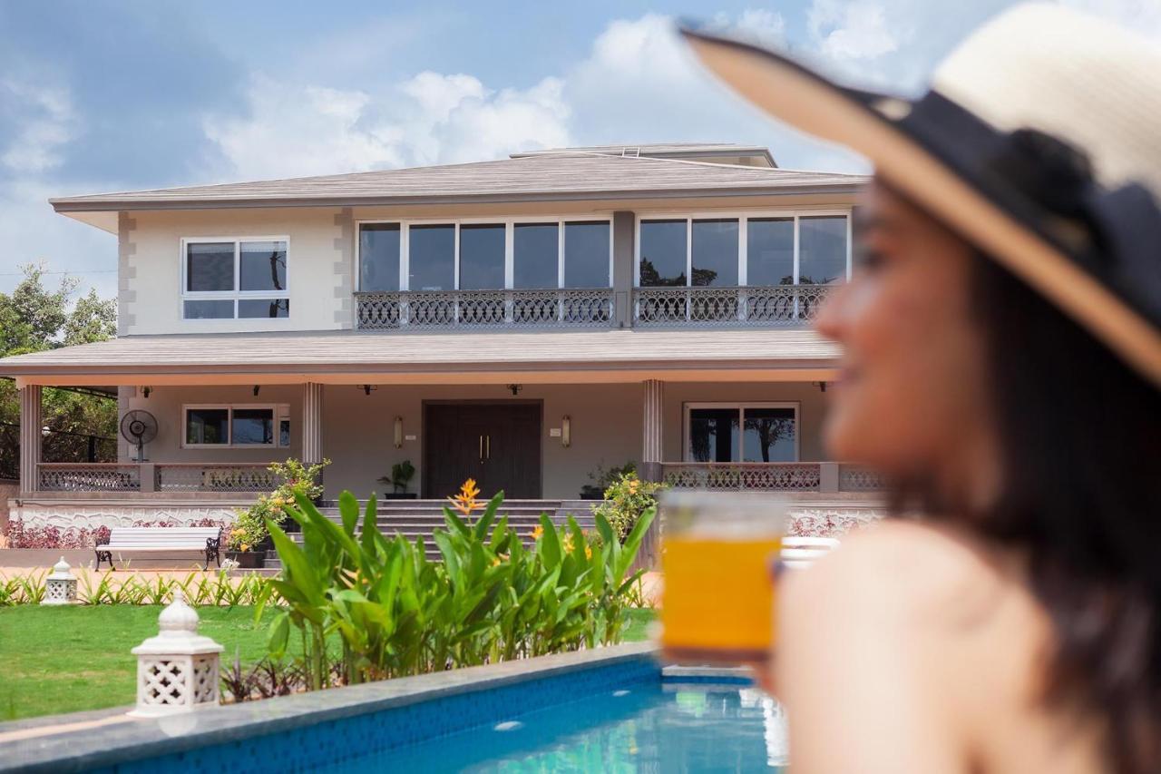 Villa Stayvista's The Cincin With Elegant Rooms, Snooker Table, Pool, Scenic View, And Jacuzzi Lonavala