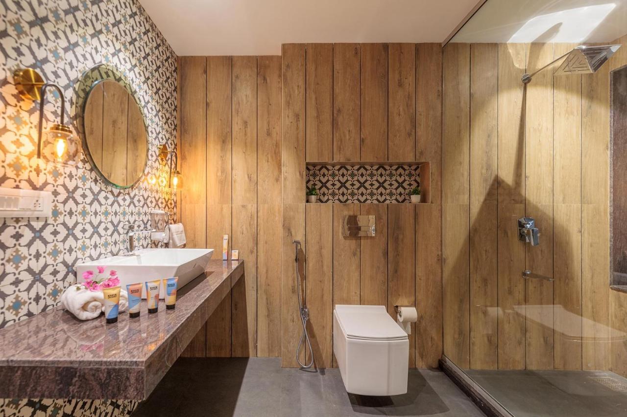 Stayvista's The Cincin With Elegant Rooms, Snooker Table, Pool, Scenic View, And Jacuzzi *