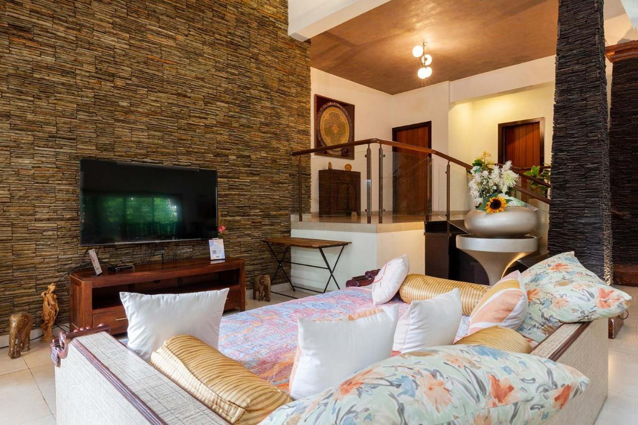 Stayvista's Valencia With Gazebo And Indoor Games Lonavala