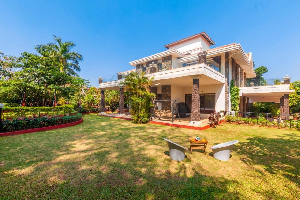 Villa Stayvista's Valencia With Gazebo And Indoor Games Lonavala