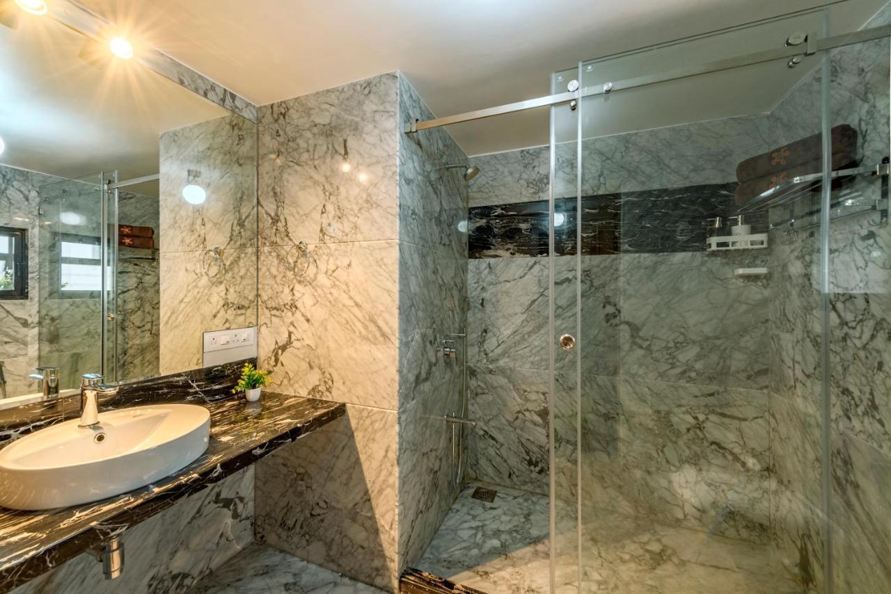 Villa Saffronstays Windermere, - Luxury With Heated Pool, Projector And Indoor Games *