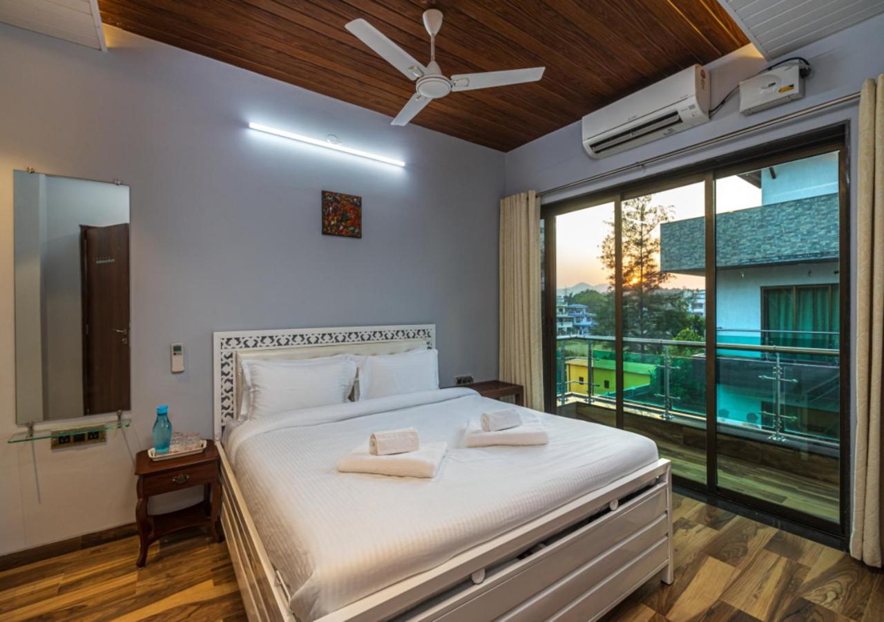 Villa Saffronstays Ebony,