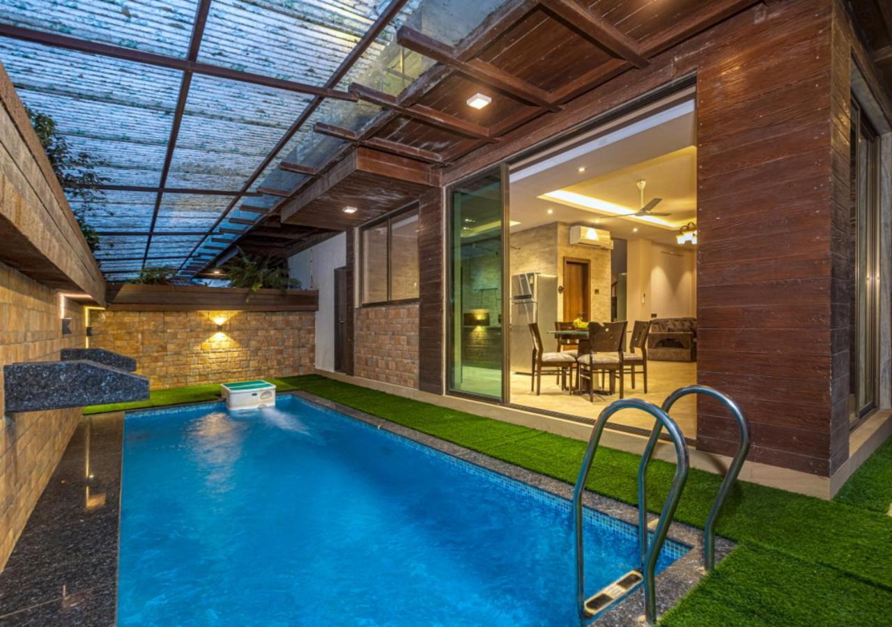 Saffronstays Ebony, *