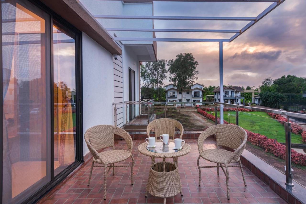 Saffronstays Aster, Plunge Pool With Garden, Lonavala