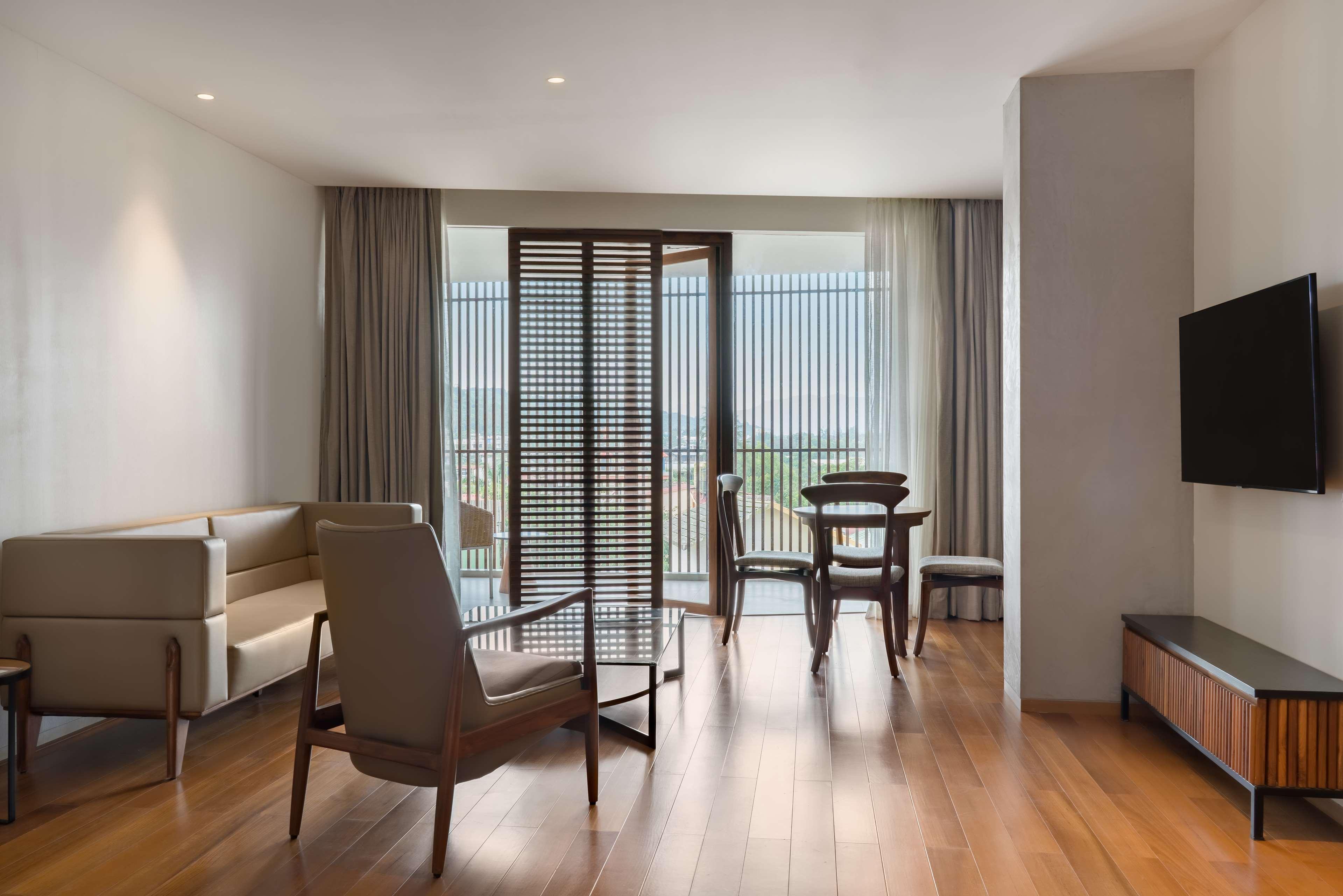 Resort Radisson And Lonavala