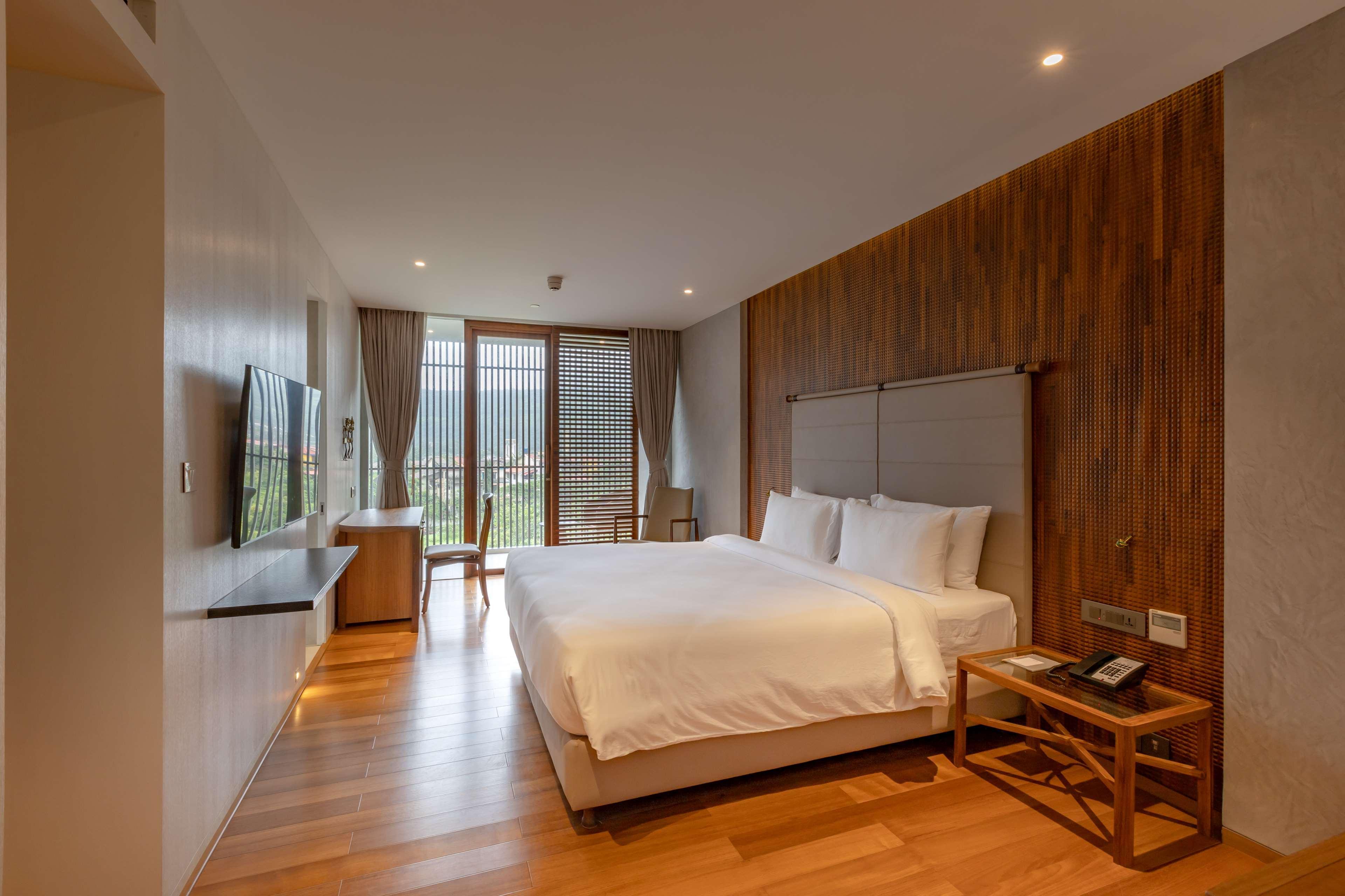 Radisson And 5* Lonavala