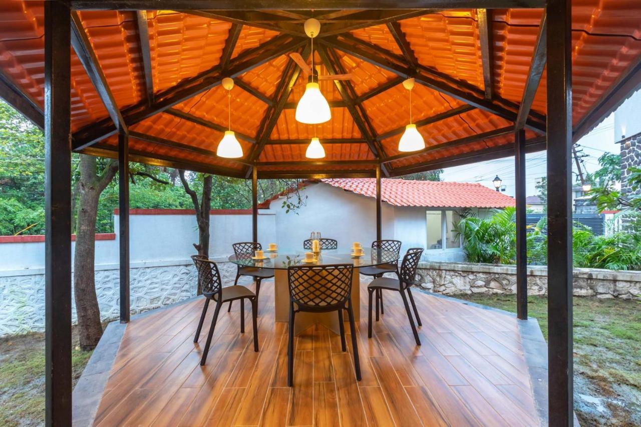 The Grey Medley: Mediterranean Oasis With Pool And Gazebo *