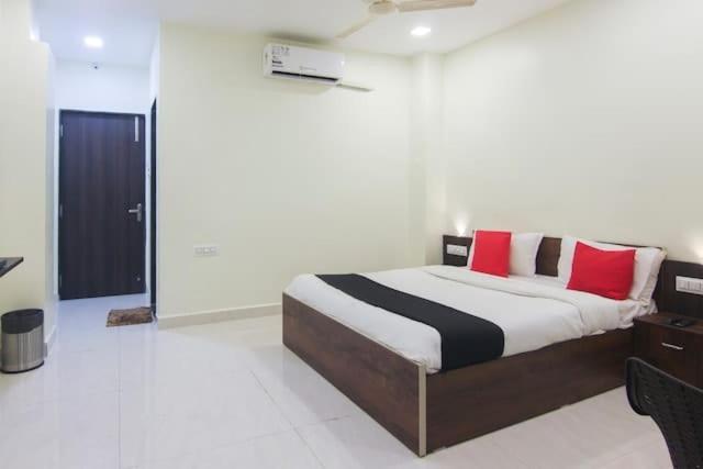 Hotel The Living Space Lonavala