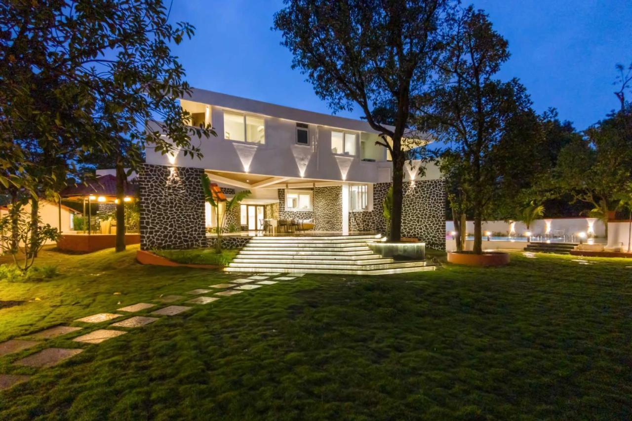Villa The Grey Medley: Mediterranean Oasis With Pool And Gazebo Lonavala