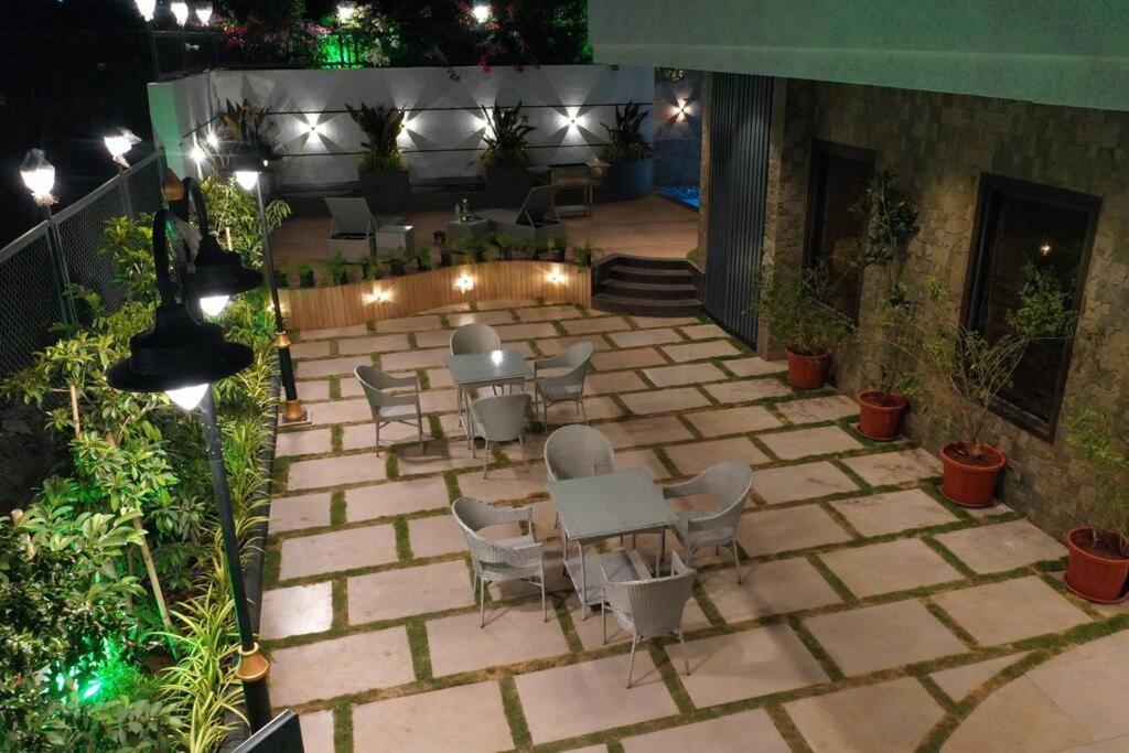 12bhk Pool Meadows-nest By The Rentalgram