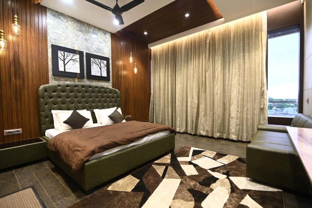 Villa 12bhk Pool Meadows-nest By The Rentalgram *