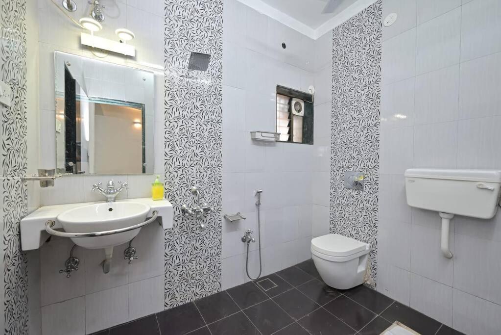 Brookside Private Pool 4bhk