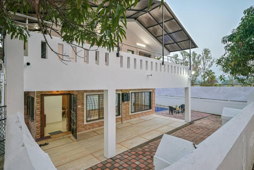 Villa Brookside Private Pool 4bhk Lonavala