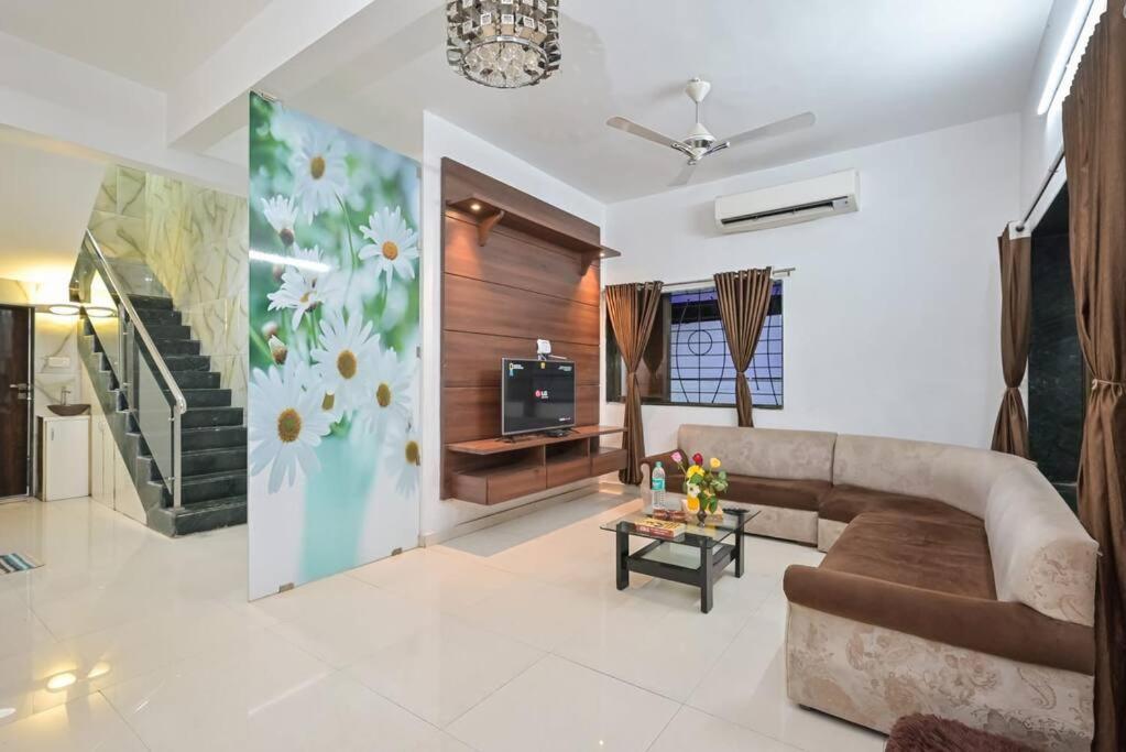 Villa Brookside Private Pool 4bhk *