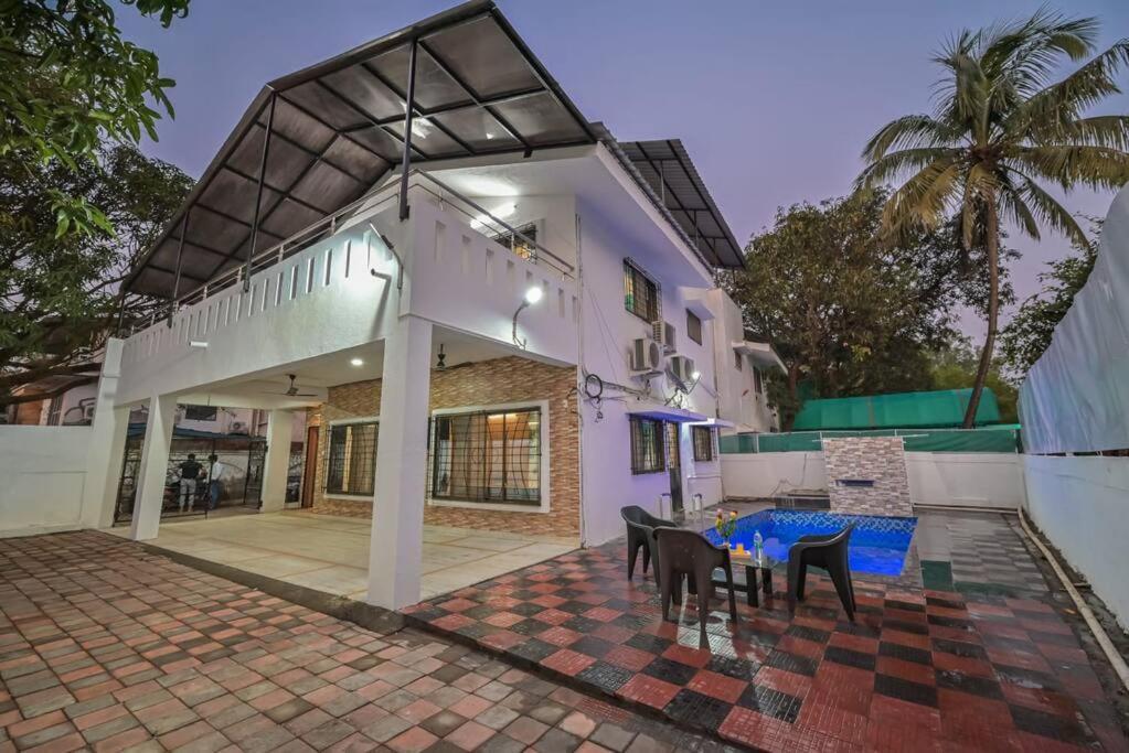 Brookside Private Pool 4bhk