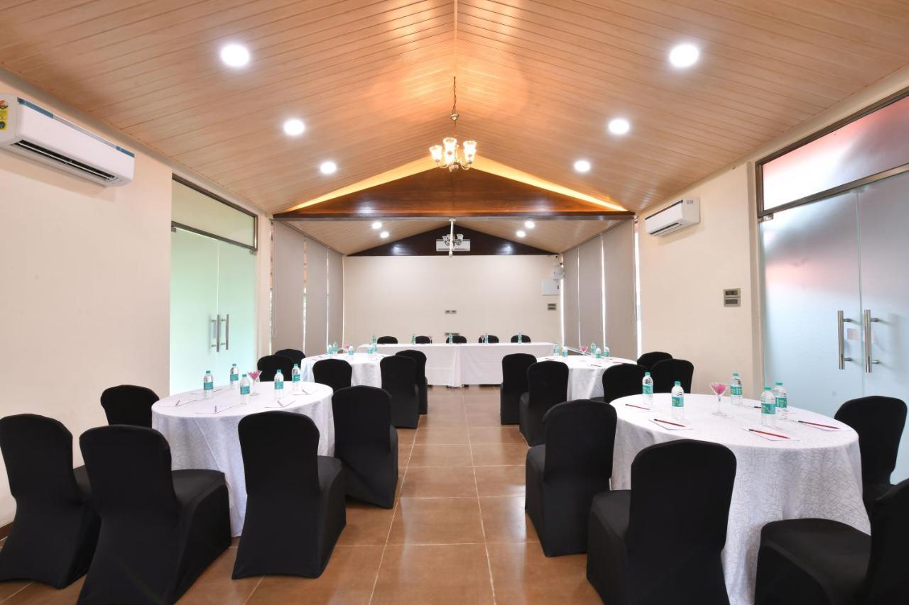 Arova Woods Zinc Journey By The Fern, 4* Lonavala