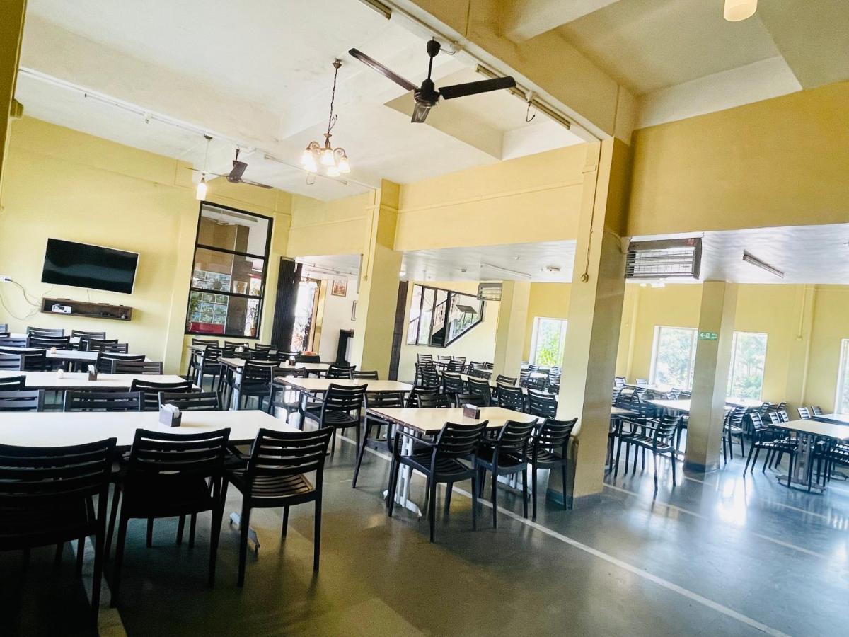 Manik Moti Hotel Lonavala