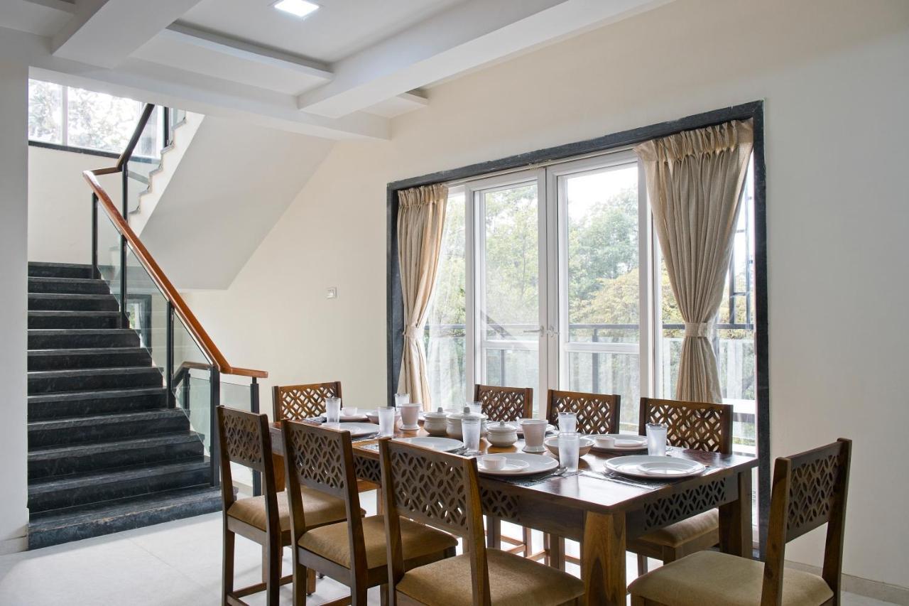 Saffronstays The Fusion, - Pool With Hip Interiors And Indoor Games Villa *