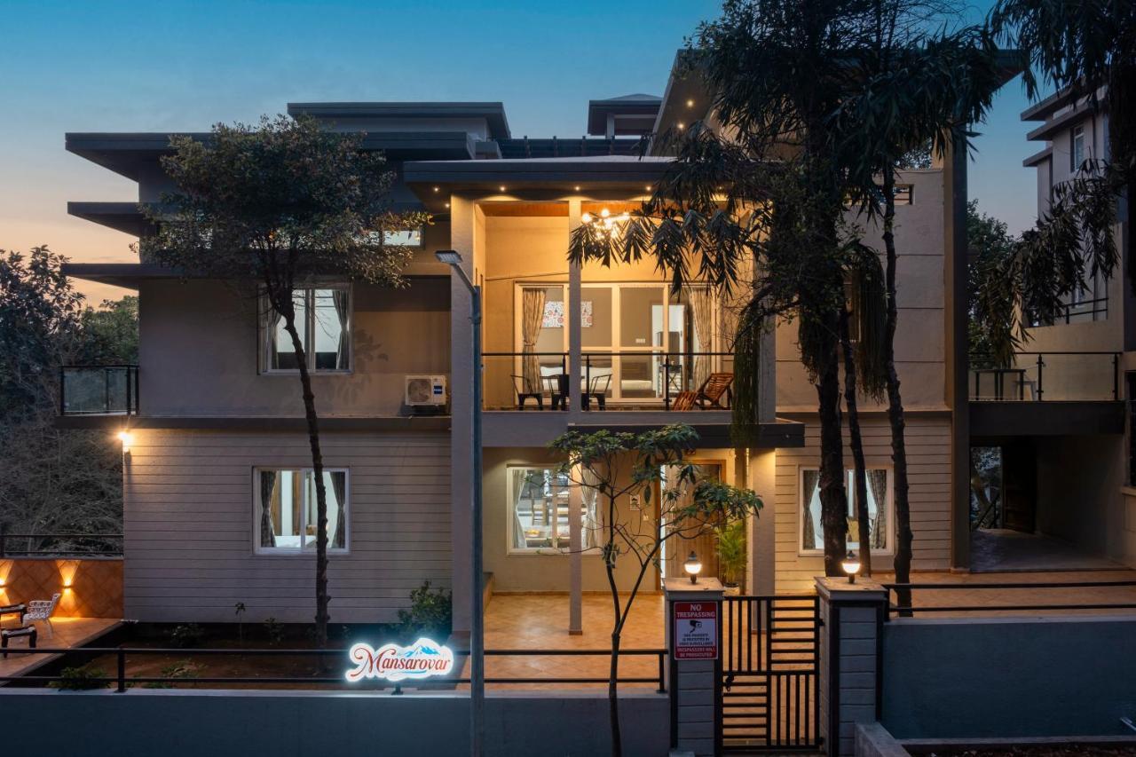 Villa Saffronstays The Fusion, - Pool With Hip Interiors And Indoor Games