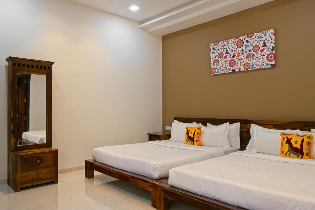 Saffronstays The Fusion, - Pool With Hip Interiors And Indoor Games Villa