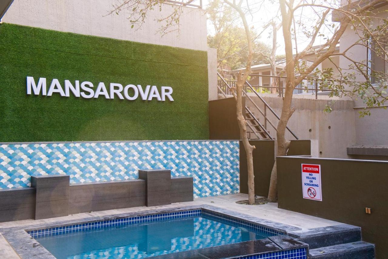 Saffronstays The Fusion, - Pool With Hip Interiors And Indoor Games Lonavala