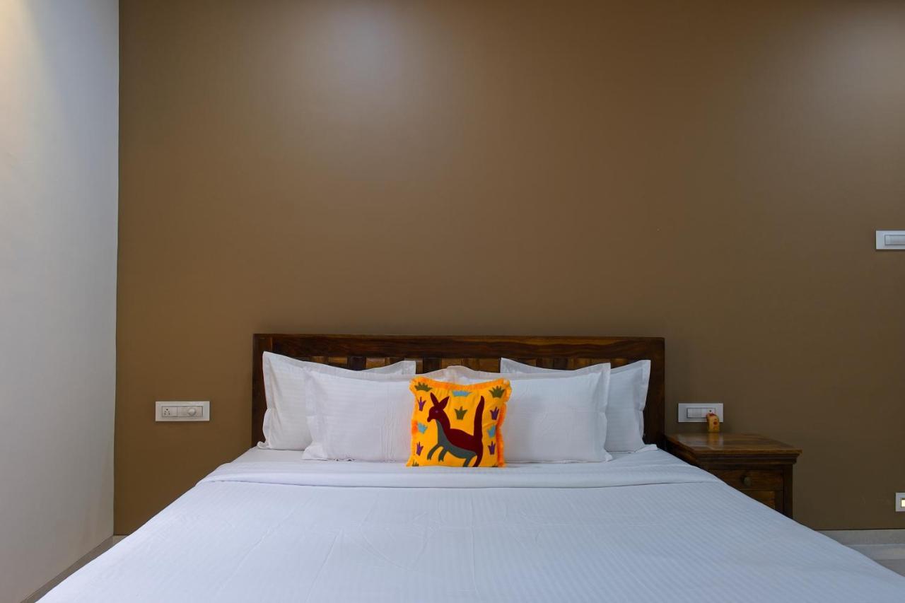 Saffronstays The Fusion, - Pool With Hip Interiors And Indoor Games Lonavala