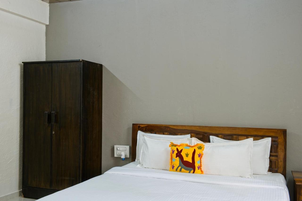 Saffronstays The Fusion, - Pool With Hip Interiors And Indoor Games Villa Lonavala