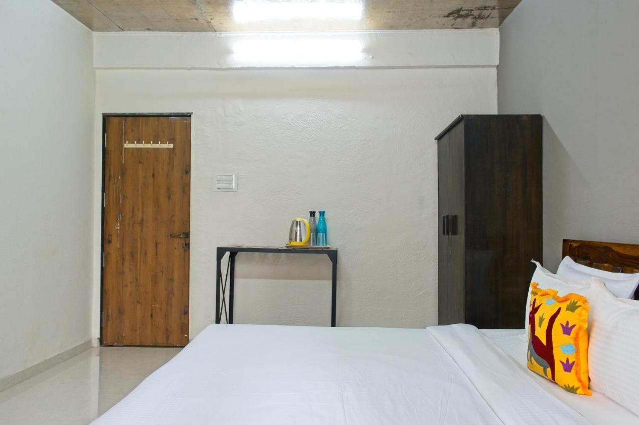 Saffronstays The Fusion, - Pool With Hip Interiors And Indoor Games Villa