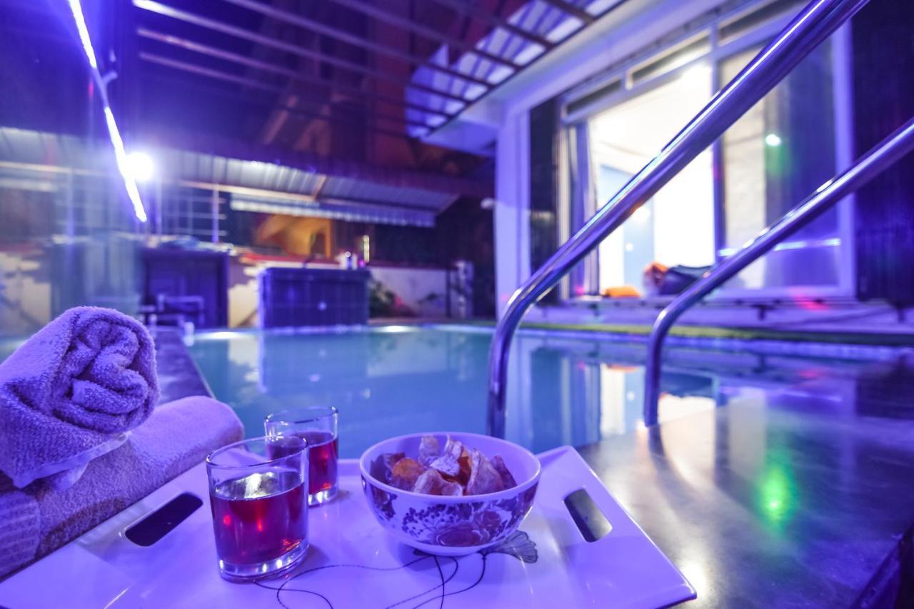 Empyrean Stays Ll Veronica Ll 4bhk Ll Ac Ll Pool Ll Free Wifi *