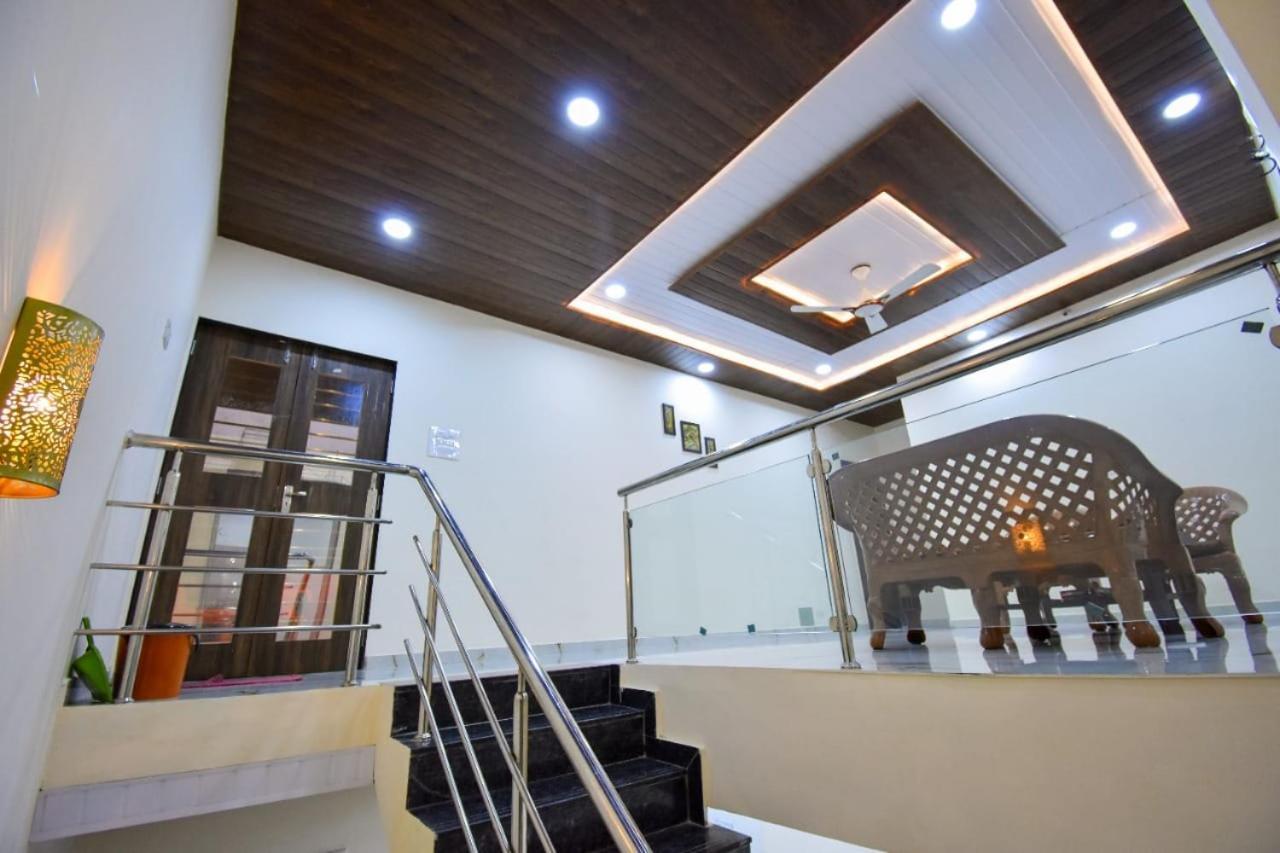Beauty And The Beast 4bhk