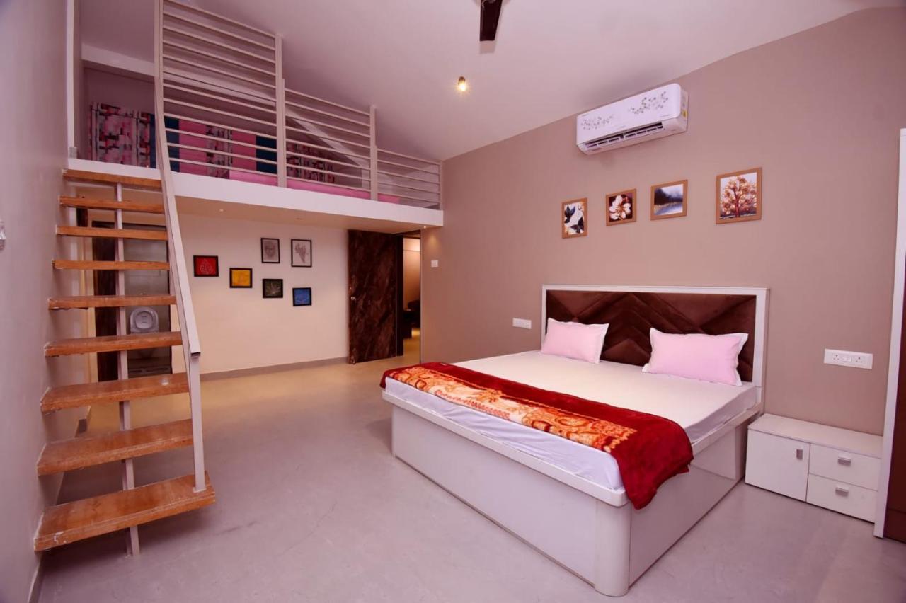 Saroj Villa